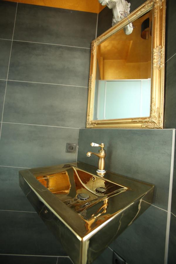 Weisses Ross Designhotel เครกไฮม์โบลันเดน ภายนอก รูปภาพ