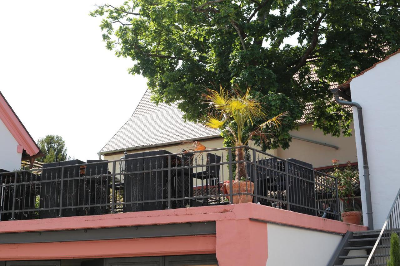 Weisses Ross Designhotel เครกไฮม์โบลันเดน ภายนอก รูปภาพ