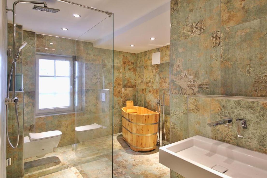 Weisses Ross Designhotel เครกไฮม์โบลันเดน ภายนอก รูปภาพ